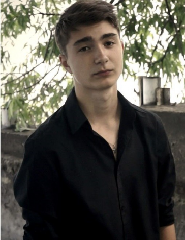 Максим